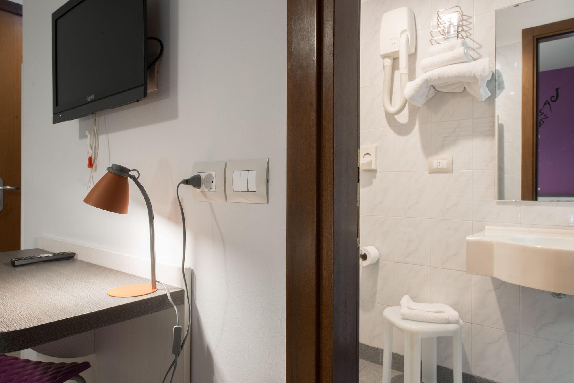 Hotel Nologo Генуа Екстериор снимка