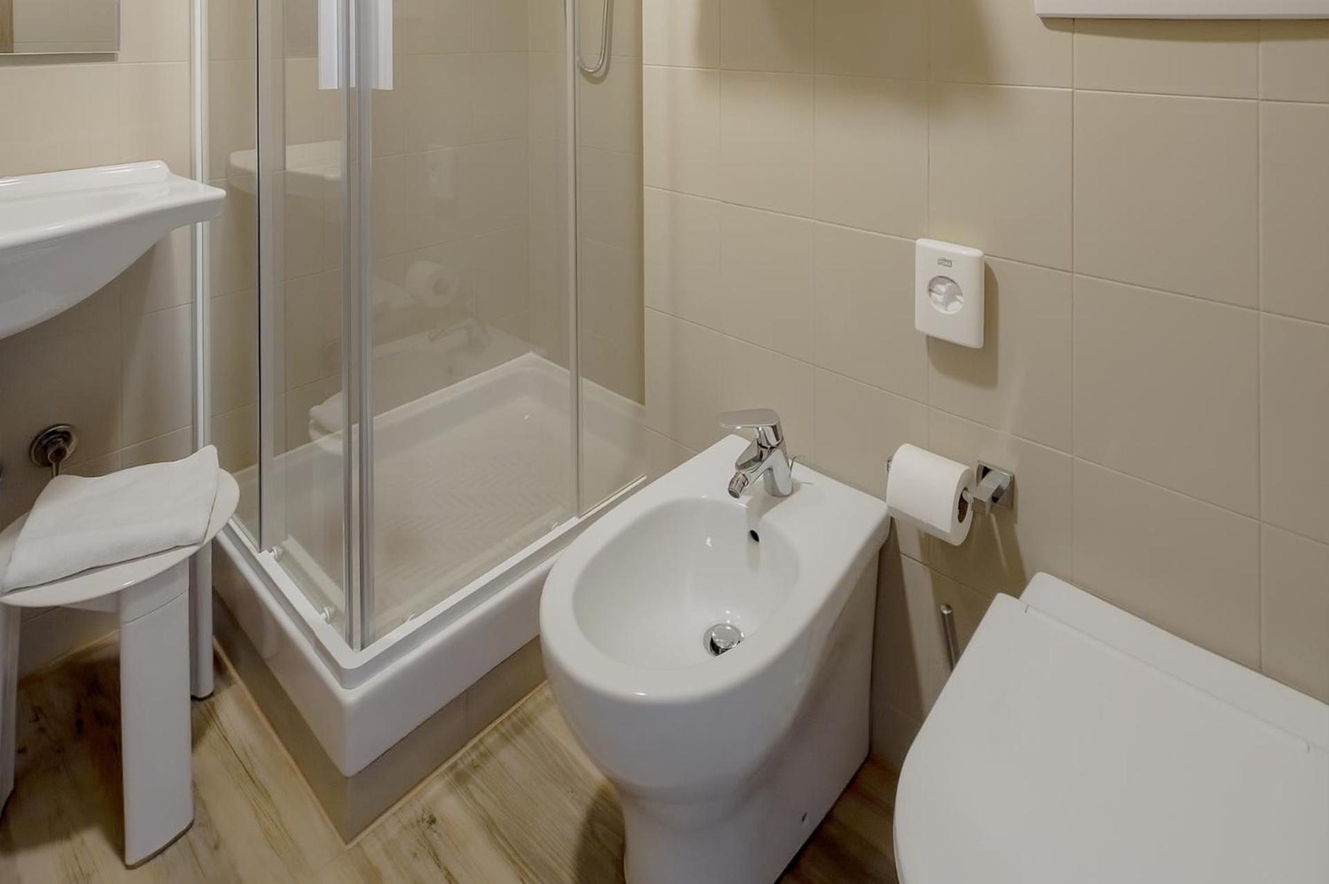 Hotel Nologo Генуа Екстериор снимка