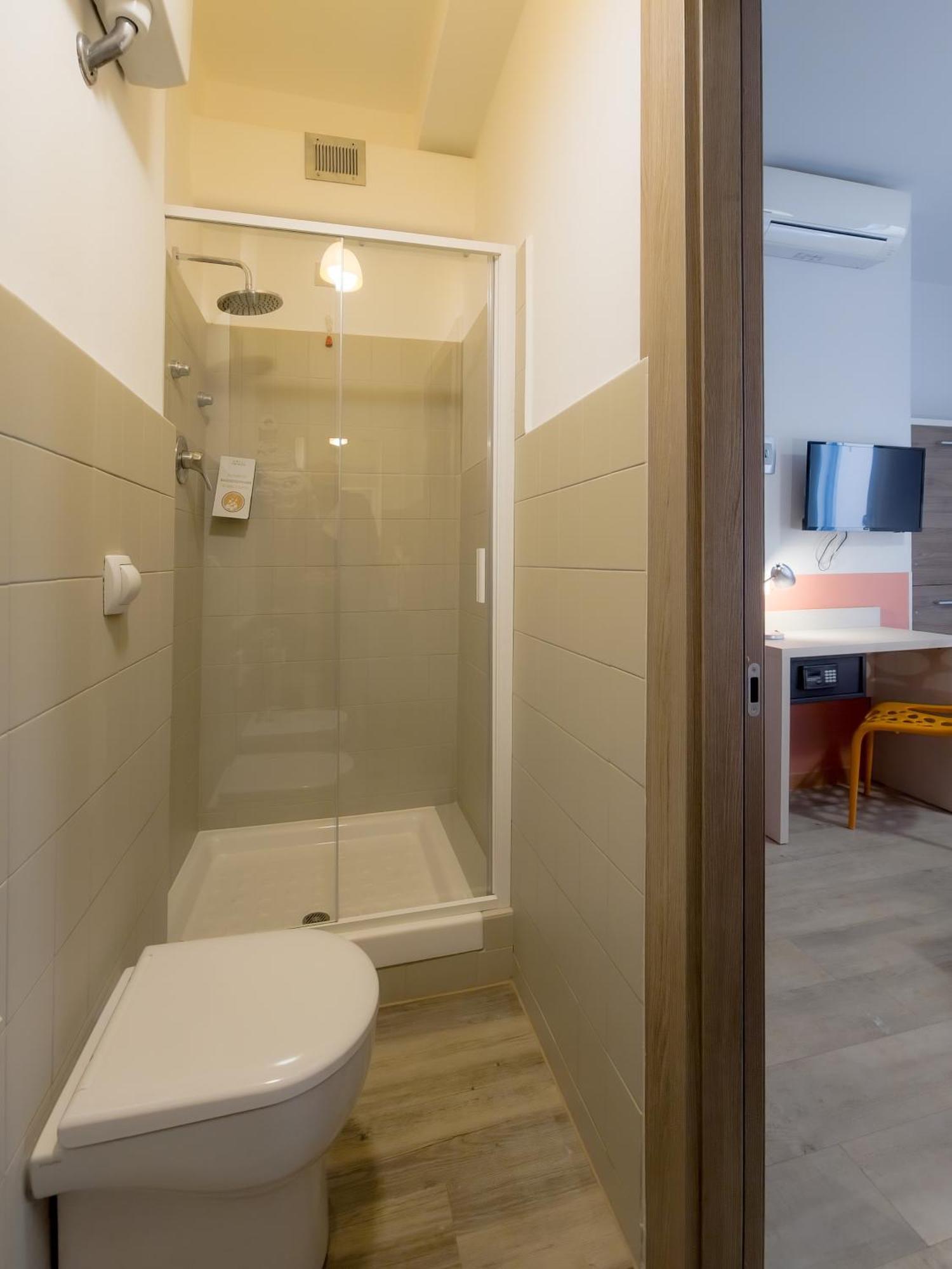 Hotel Nologo Генуа Екстериор снимка