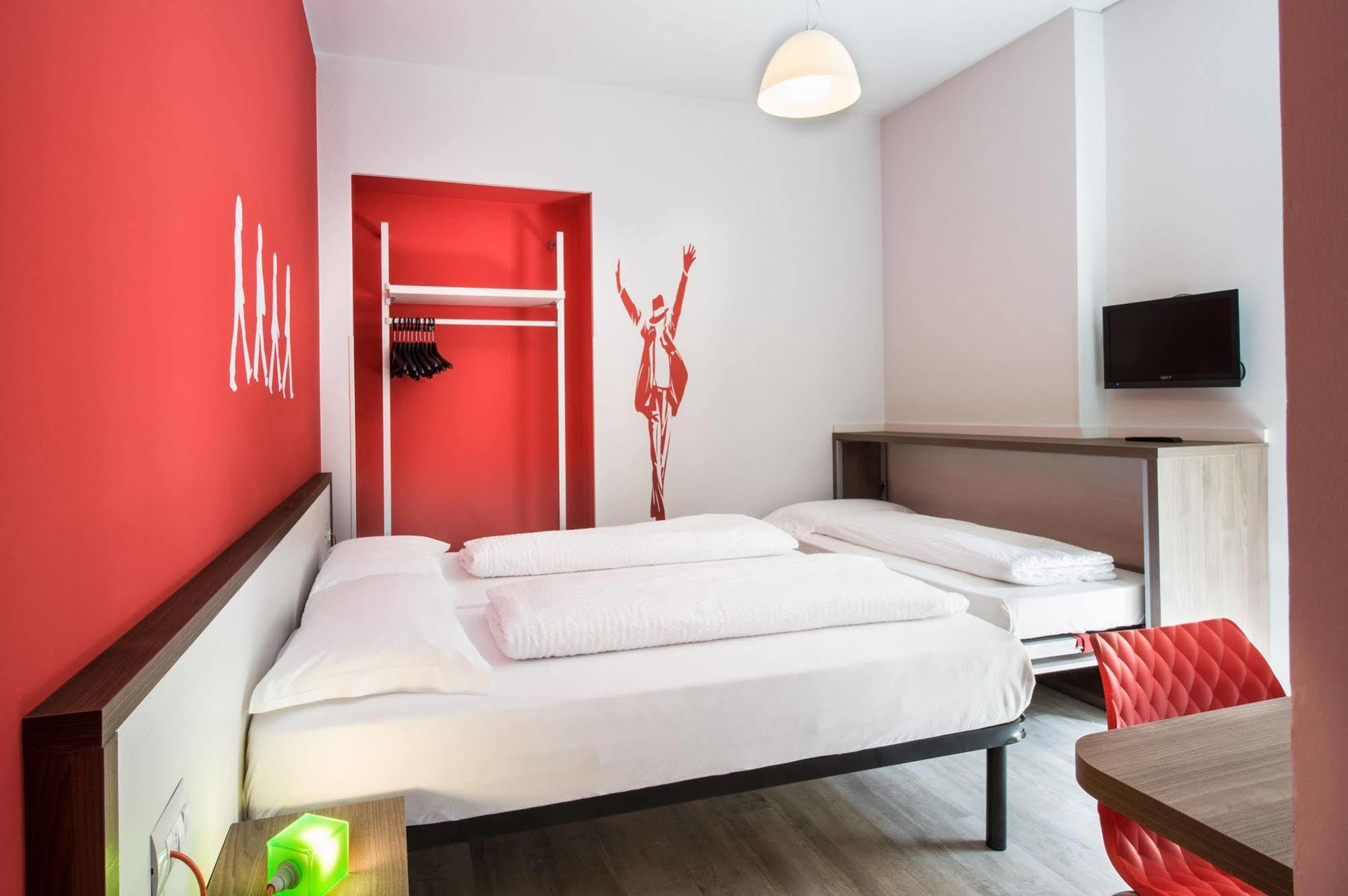 Hotel Nologo Генуа Екстериор снимка
